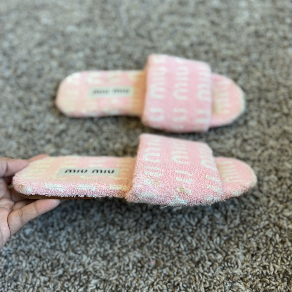 Miu Miu pink Logo terry cloth Pool Sandals slides - Picture 4 of 13